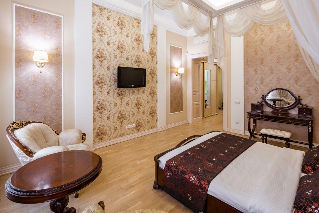 Romari Проспект Свободи 31 Lviv Dış mekan fotoğraf